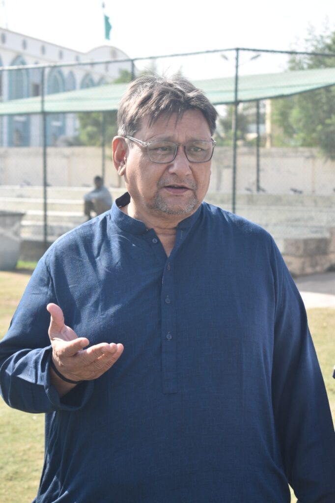 6803979d-39ca-4984-b4e1-73ca3aa7bb41-2-682x1024