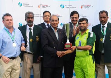 dubai-series-group-photo-pcb-t-20-trophy-in-the-page-367x258