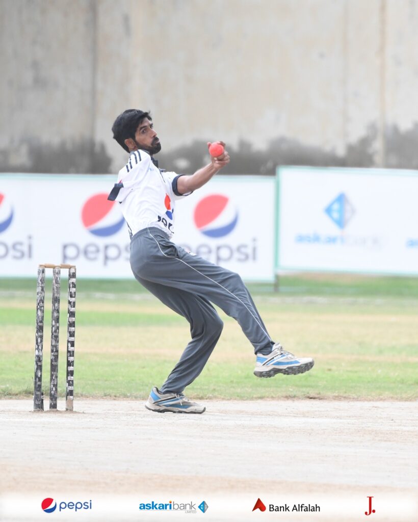 Muhammad Asif: One Hand